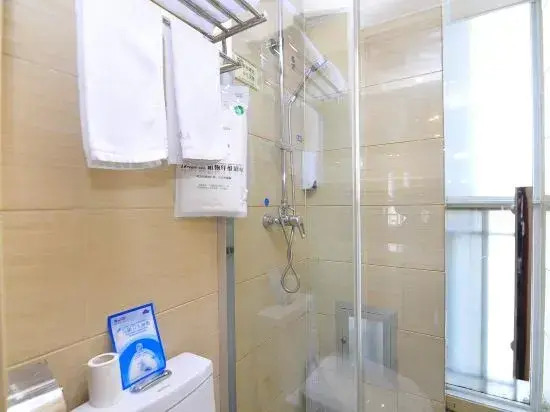 Xidi Island Hotel (Kunming Xinluoziwan International Trade City Tami Road Subway Station)