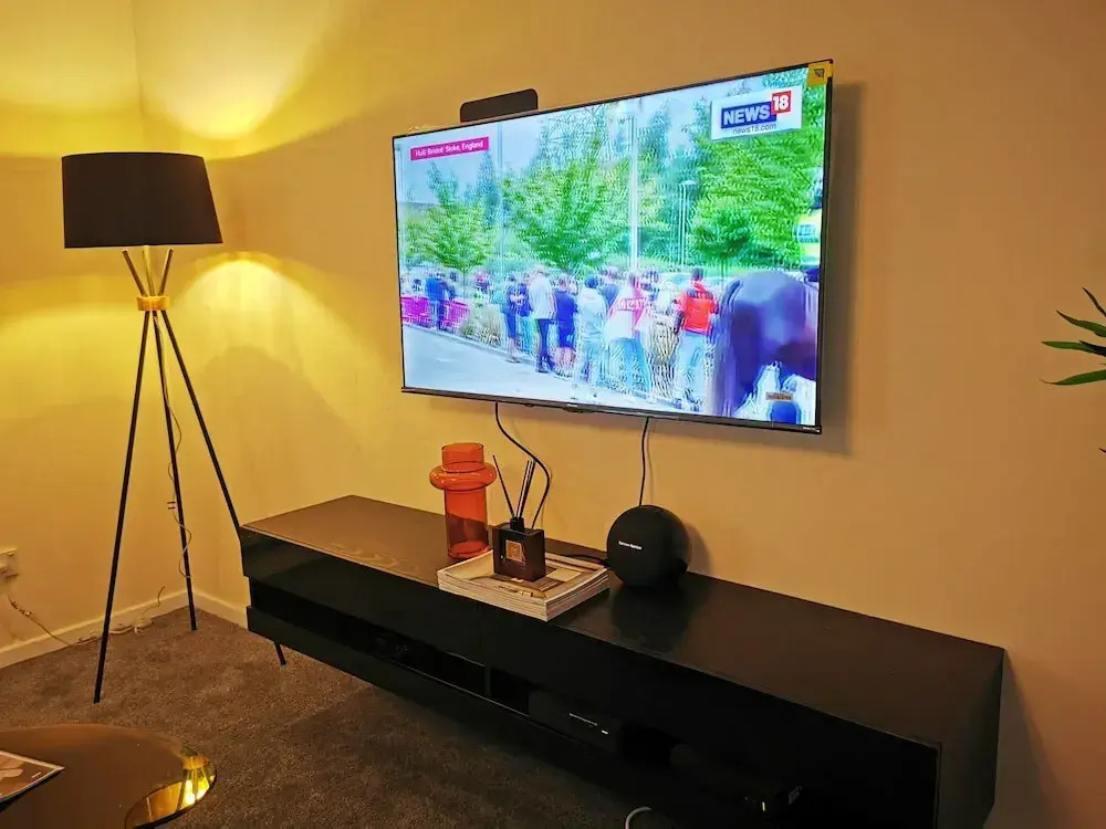 House - Sleeps up to 10 & Free Parking