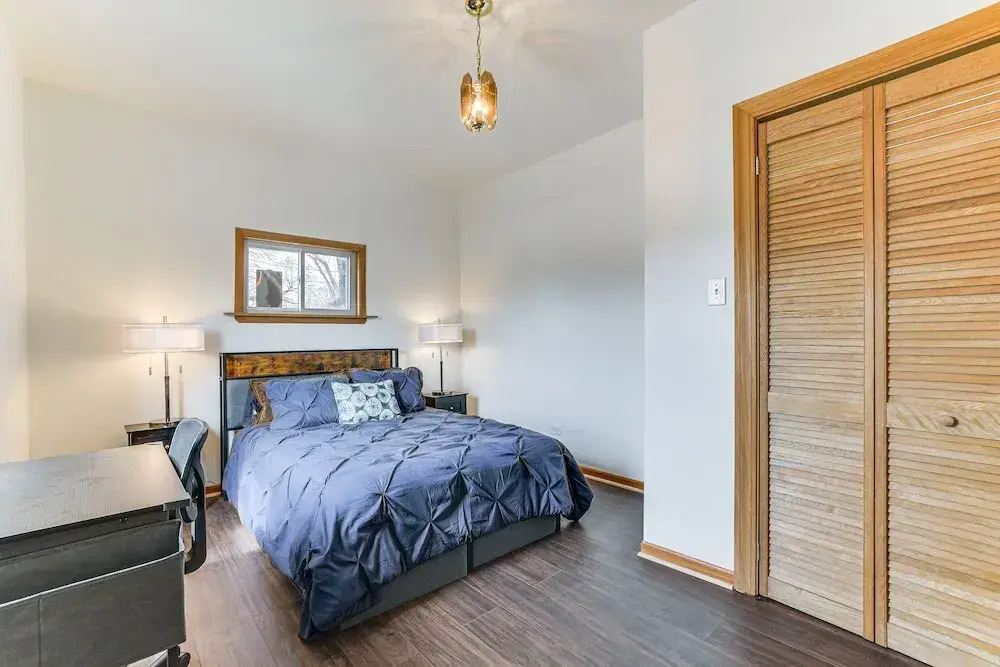 Pet Friendly: 8 Mi to Chicago - Fenced Backyard!