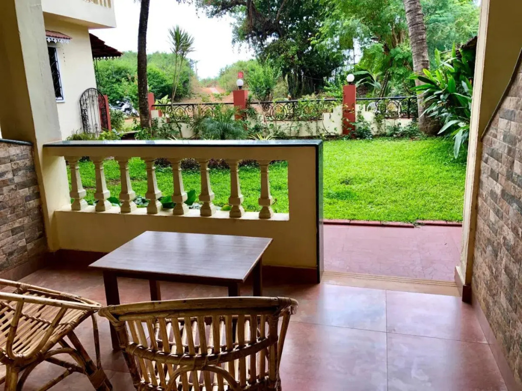 SHANUS SEASIDE INN - A Family-Run Guesthouse just 100 metres from Candolim Beach