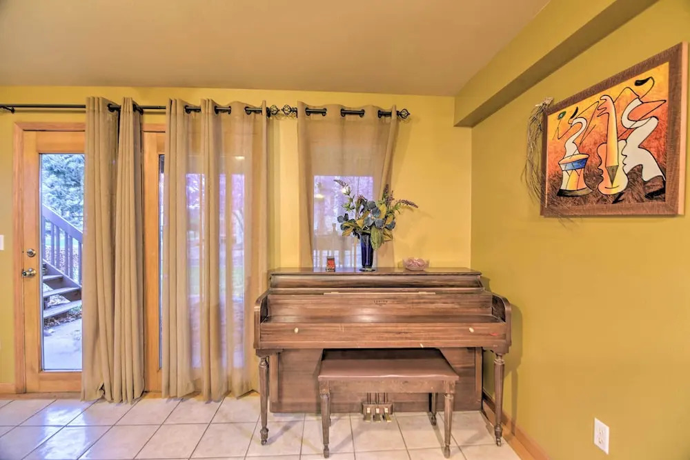 Charming Home w/ Yard ~ 12 Mi to Fort Collins