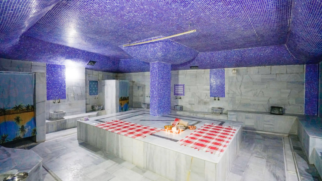 Отель Лара Уорлд