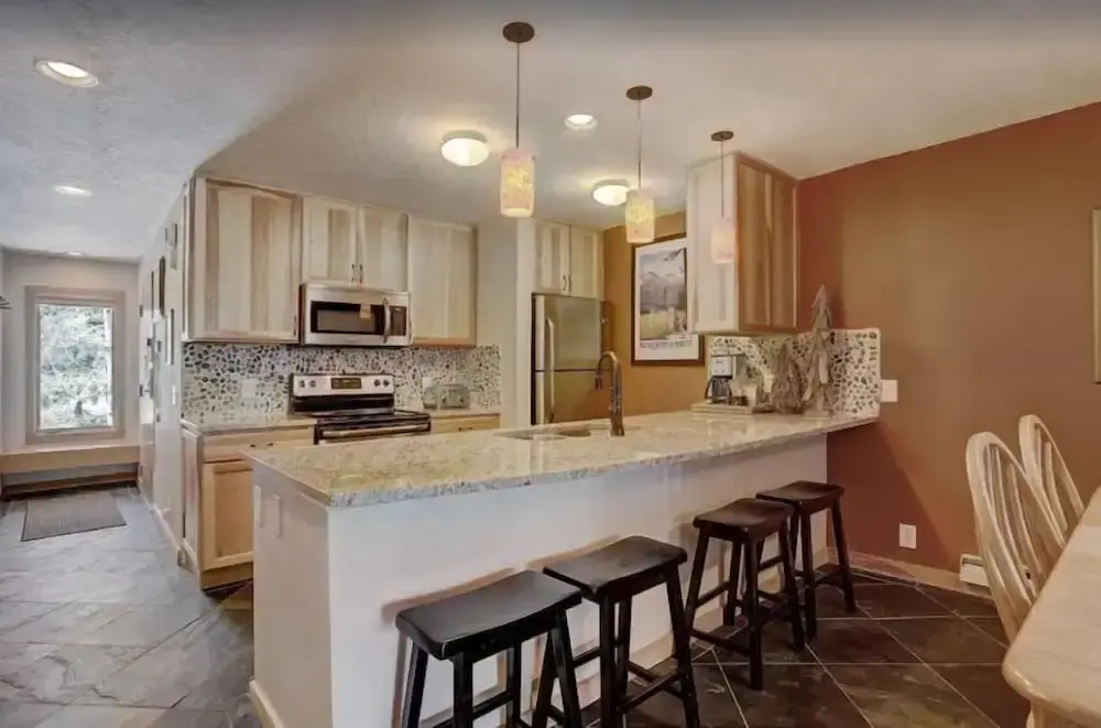 2 Bedroom Condo In West Keystone Near Lakeside Village