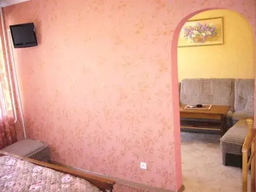 Hotel Profspilkovyi