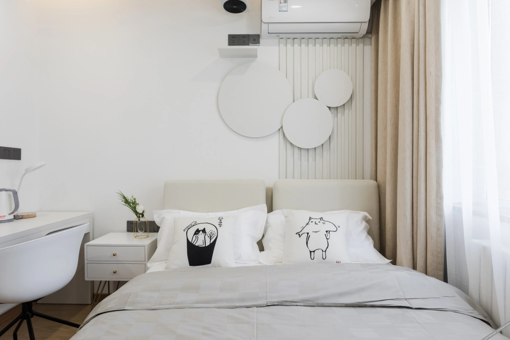 SpaceBox Hotel