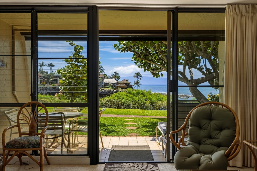 Oceanfront Condo Near Napili Bay 1br - Unit A17 1 Bedroom Condo