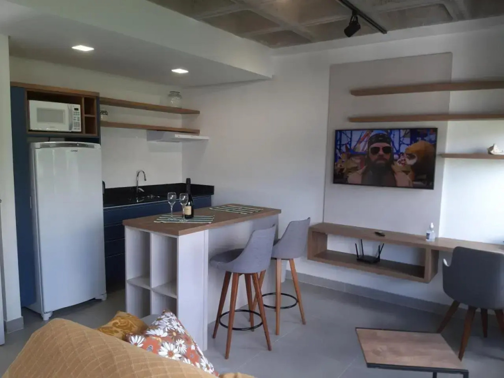Studio contemporâneo em prédio novíssimo