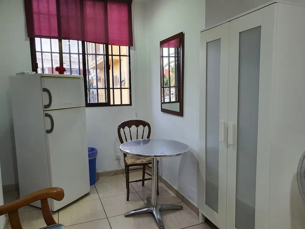 Doramas Private Rooms Shared Toilet