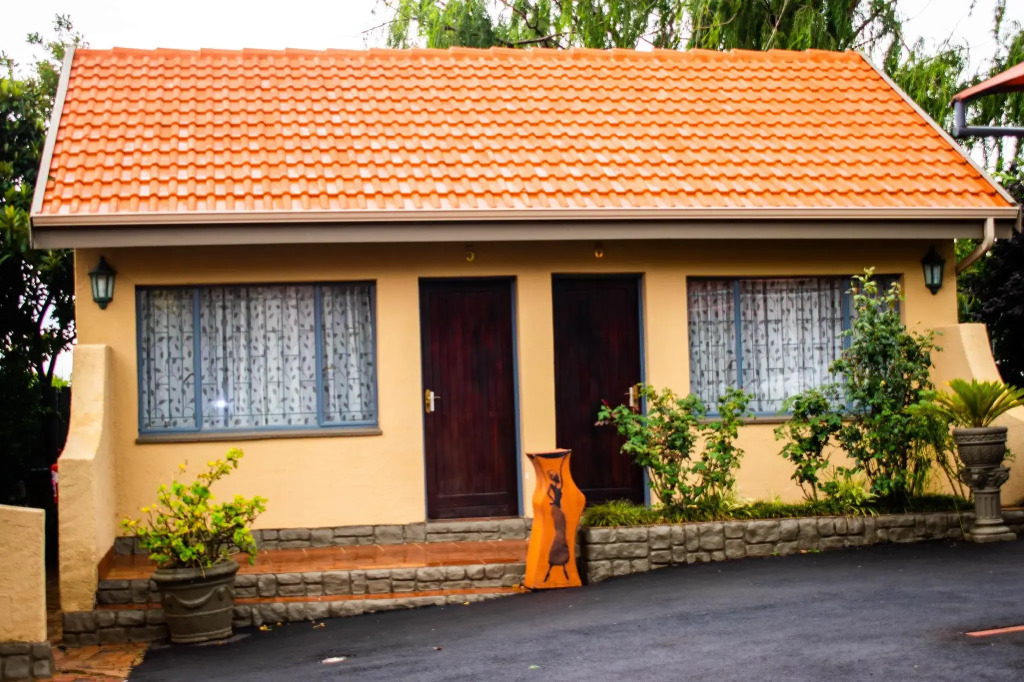 Orange Love Paradise Guest House