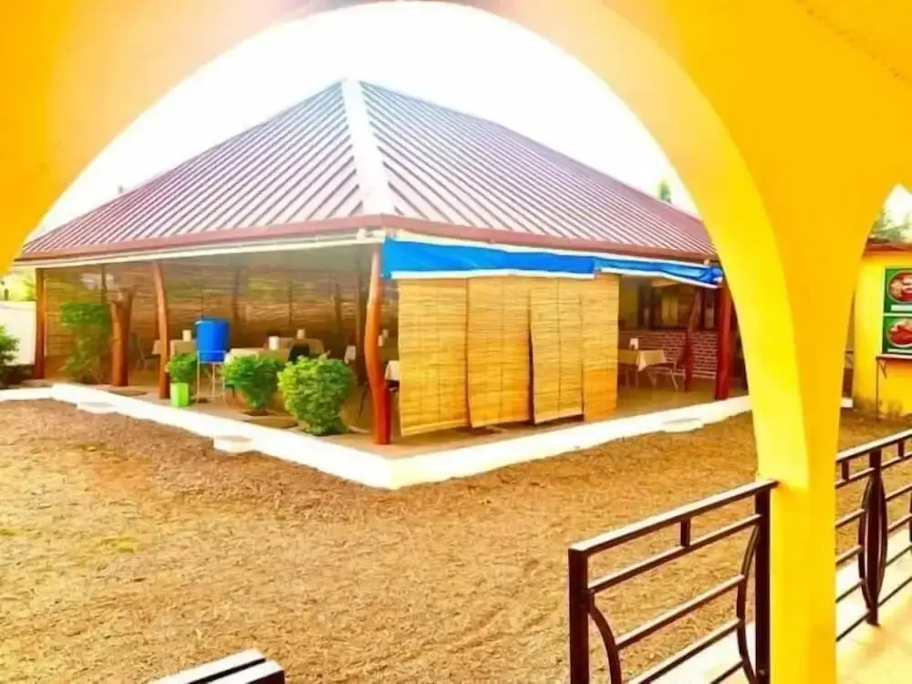 Sundowner Lodge