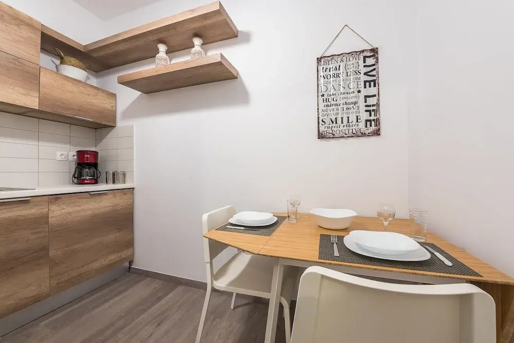 Comfy Home in Koukaki