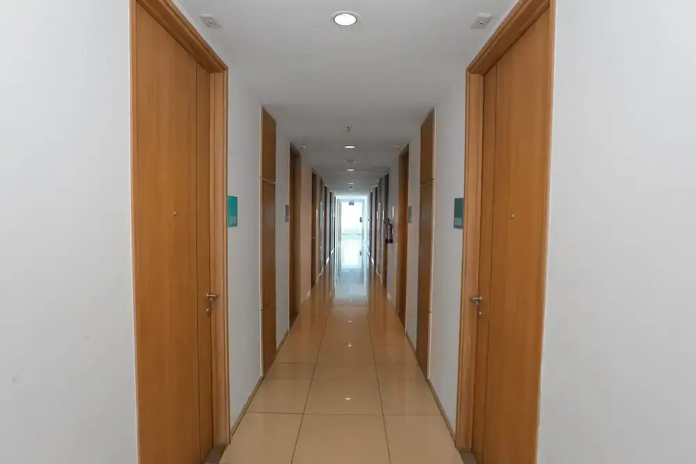 OYO 93432 Tree Room Hotel