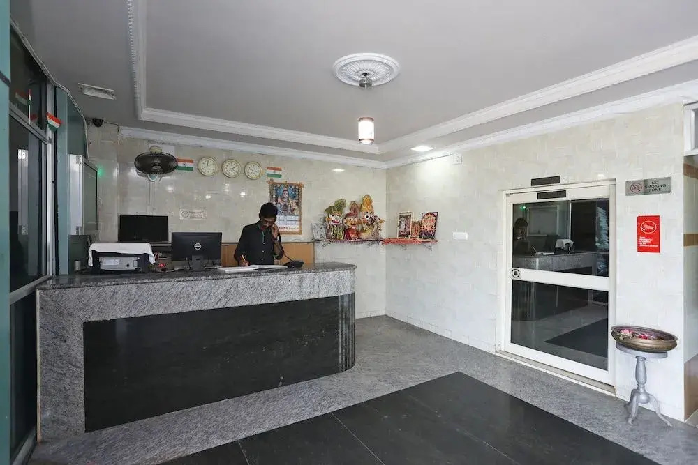 OYO 15915 Hotel Star Inn