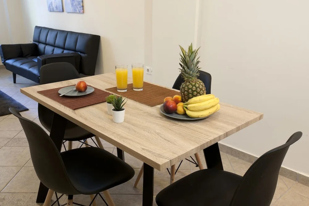 Comfortable Apartment At The Foot of The Odeon of Herodes Atticus