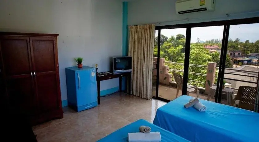 Raya Guest House