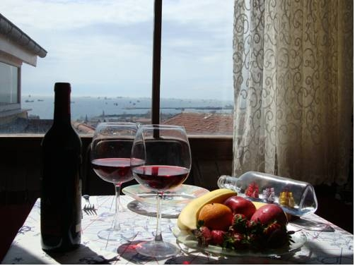 Ulas Suites & Apartments