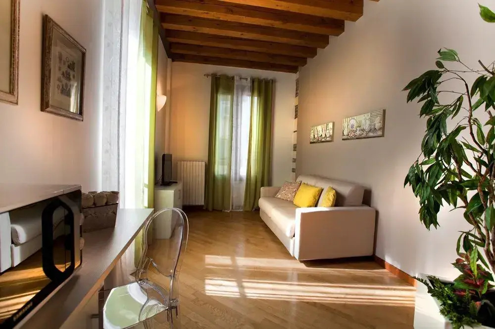Verona For Rent Topazio