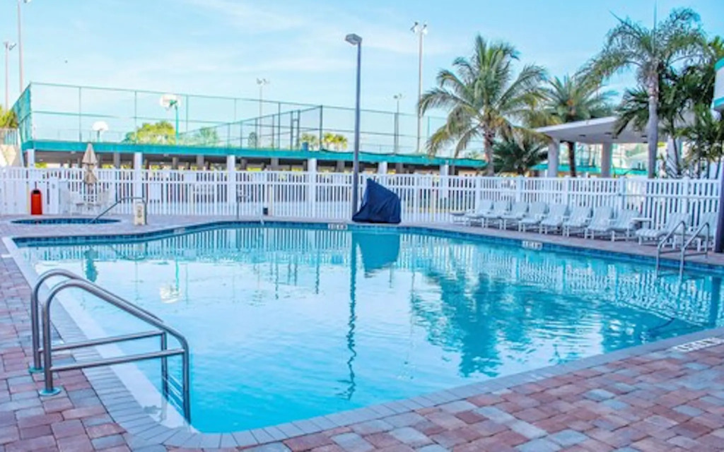 Discovery Beach Resort
