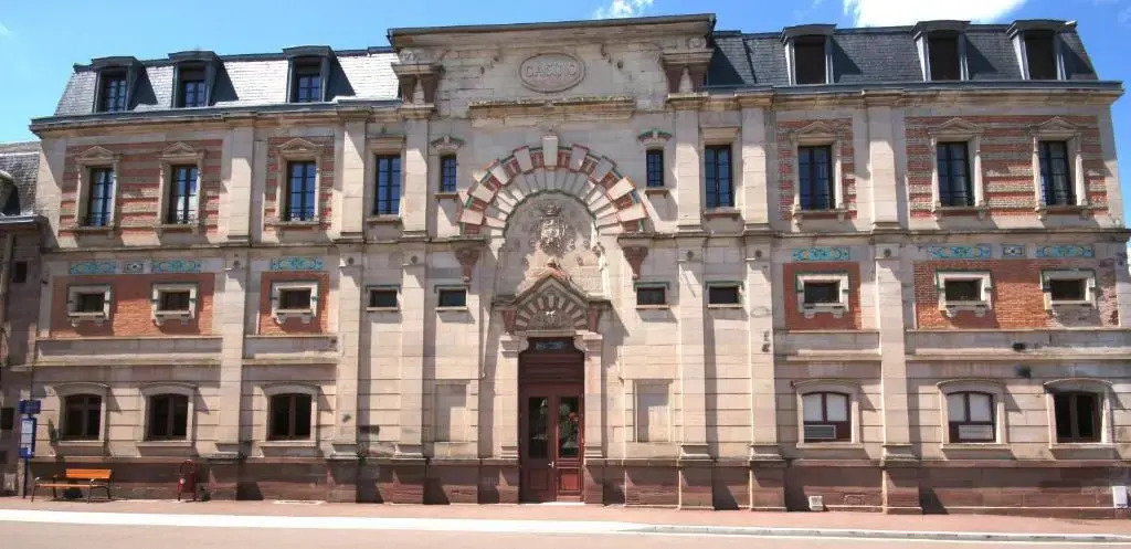 F2 Aux pieds des Thermes 3 étoiles