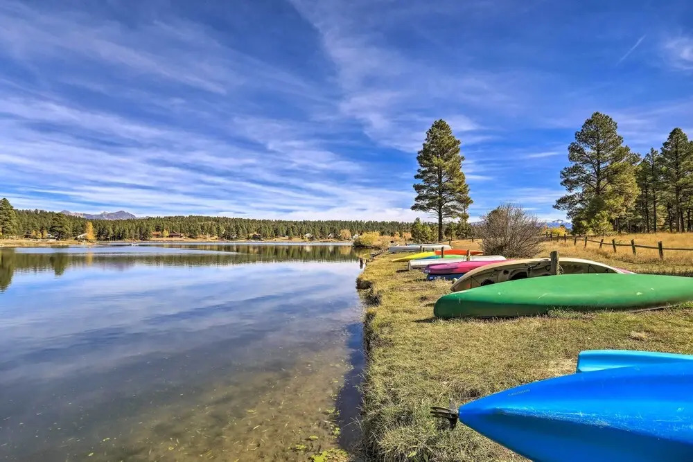 Tasteful Log Cabin Retreat on Lake Pagosa!