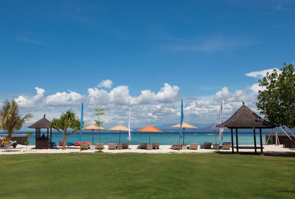 dNusa Beach Club and Resort