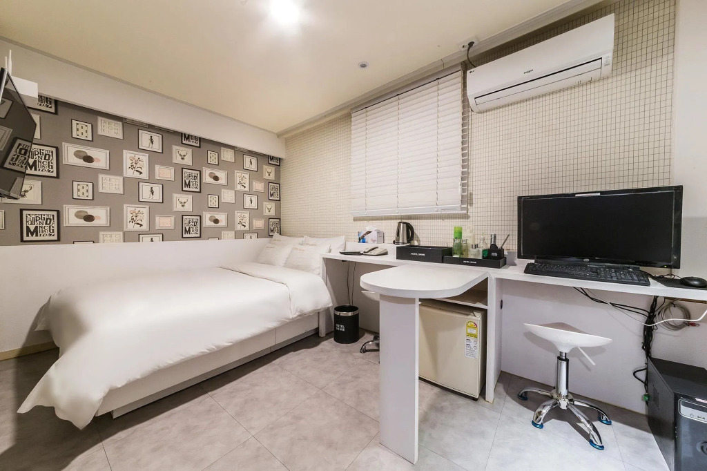 Shine Hotel