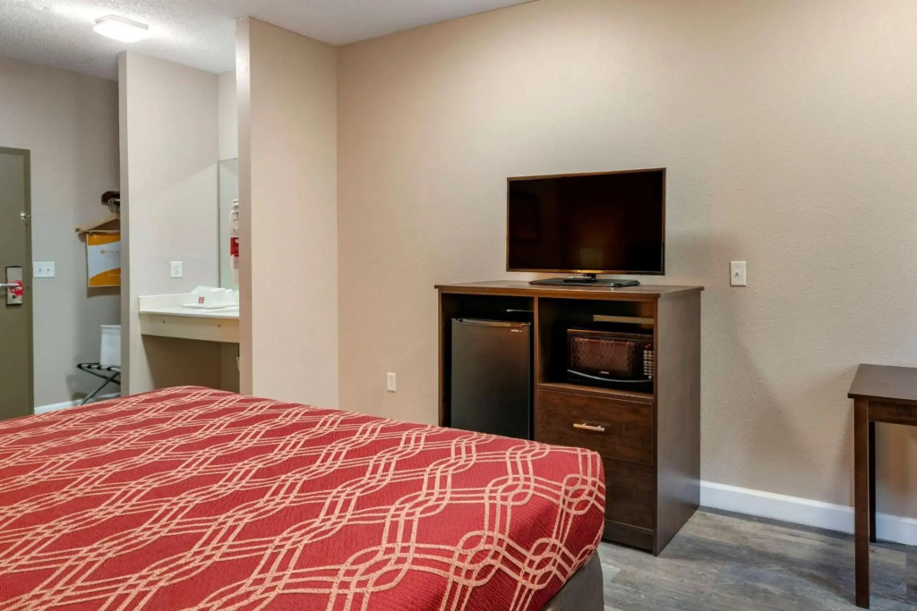 Econo Lodge Inn & Suites Granite City - St Louis