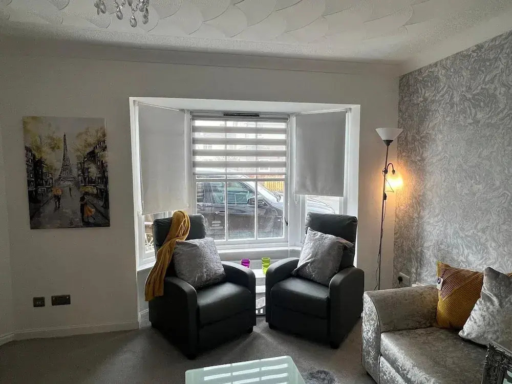 Ayr Refurbished May 2024 3 Bedroom 140m2 Detached House With Private Gardens