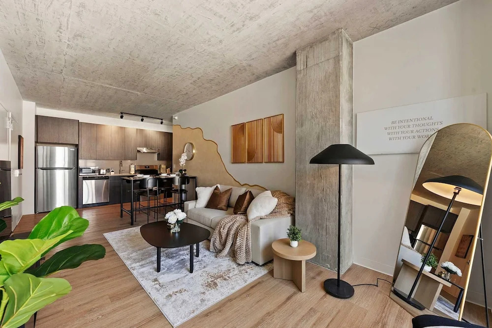 3BD Condo in Printer s Row for Monthly Stays