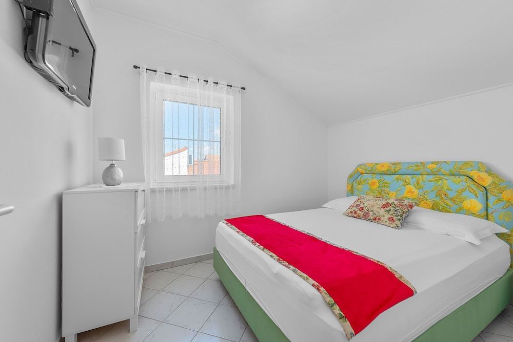 Superior Apartment Tania 13