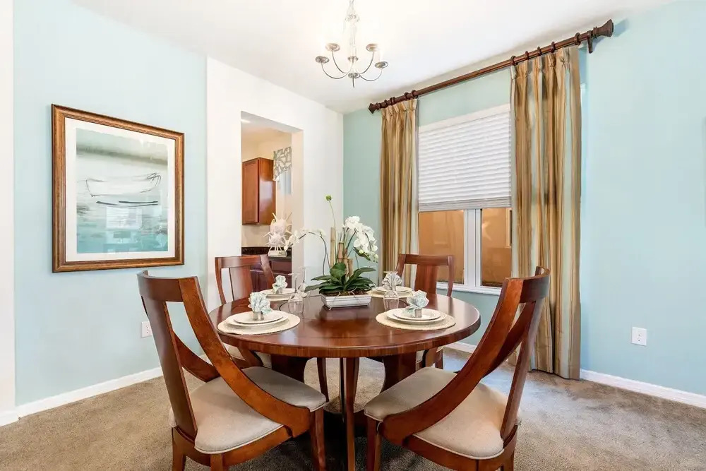 Gated,south Facing Pool With Spa, Games Room & BBQ