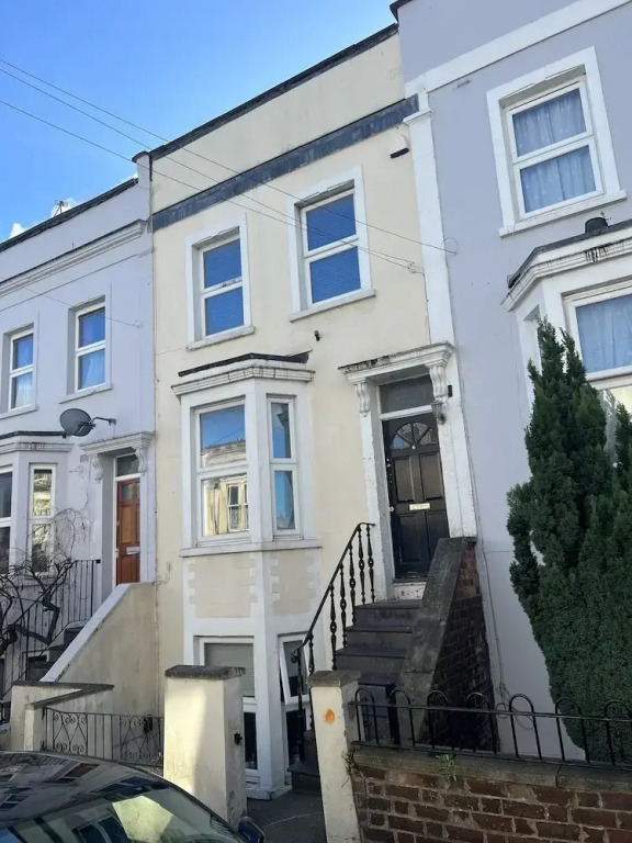 Immaculate 3-bed House Near Stokes Croft Bristol