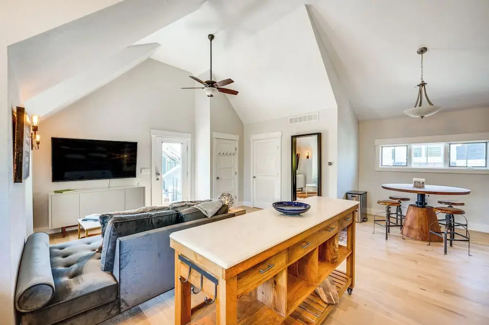 14 Mi to Dtwn Denver: Sleek Westminster Home