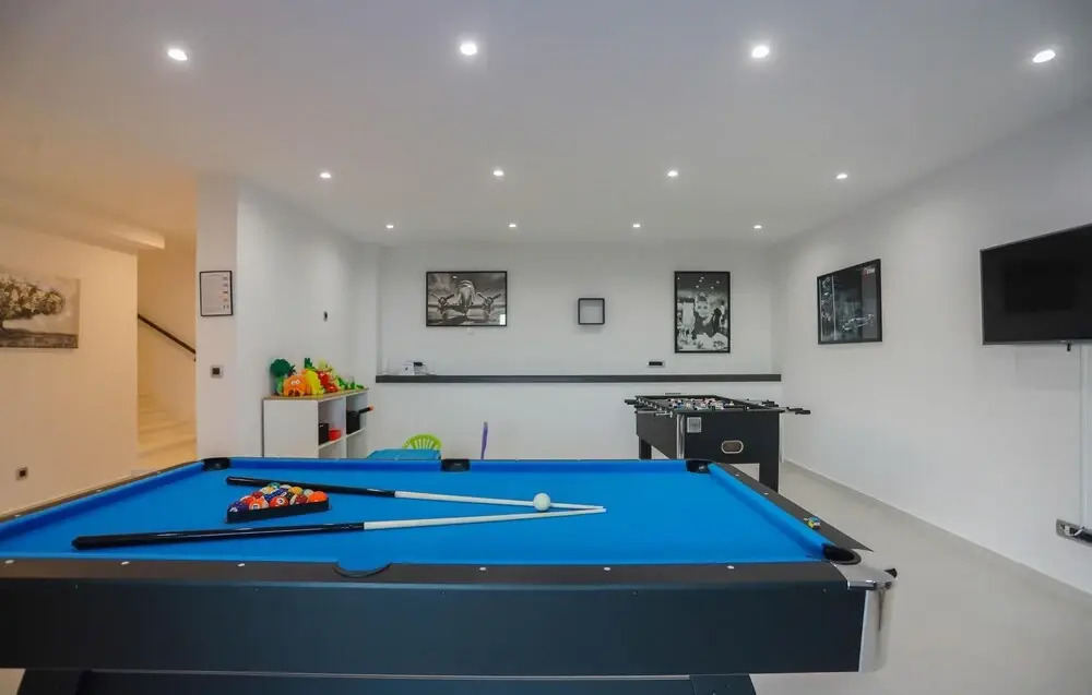Beautiful Home in Zrnovnica With 8 Bedrooms, Wifi and Indoor Swimming Pool