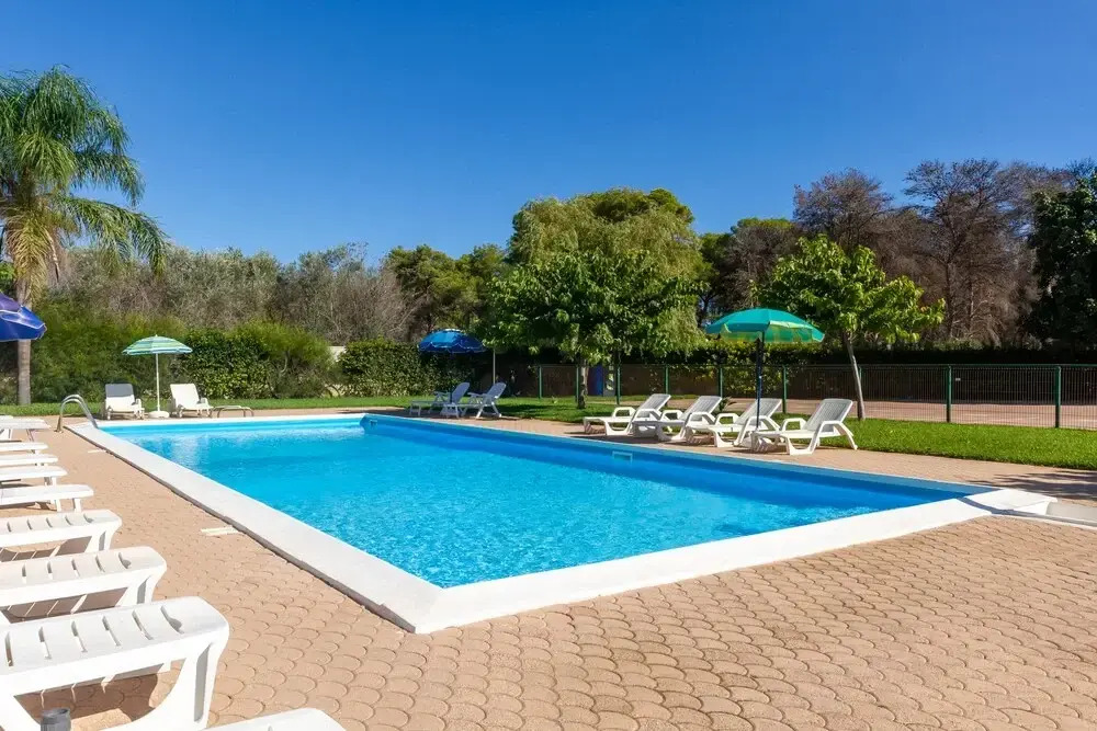 Luxury Holiday Home With Swimming Pool in Torre Lapillo No4684