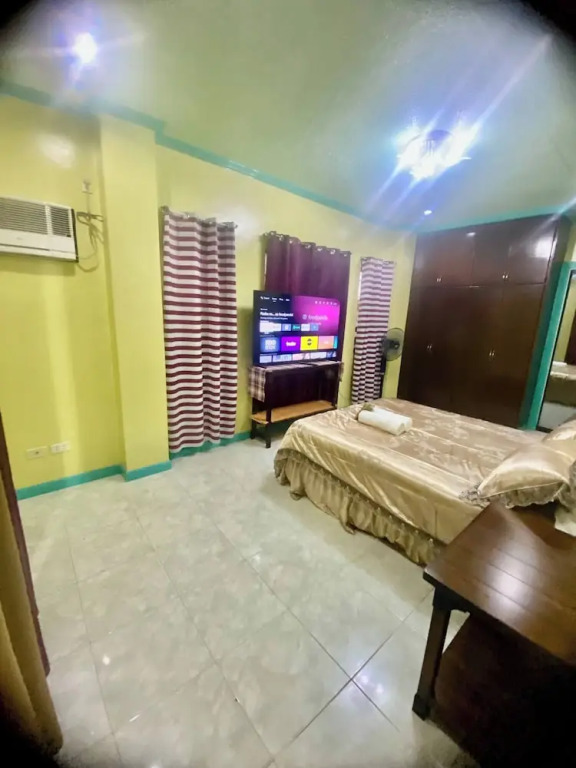 Lens Staycation 2bdr 1BR Ktchn-upstairs