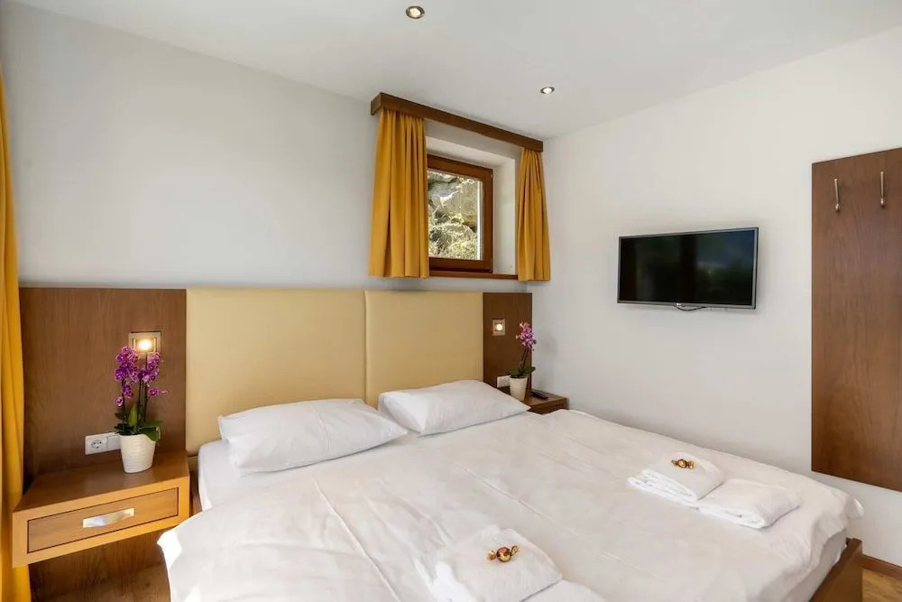 Emma Apartments- self- check -in