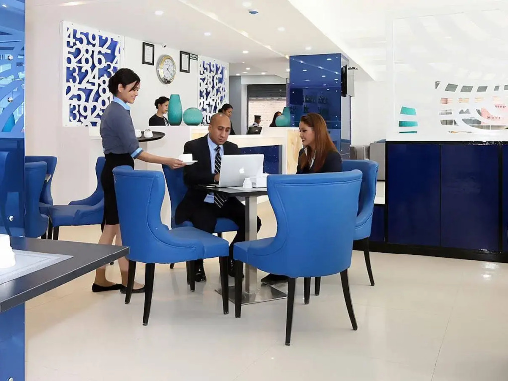 City Hotel & Suites