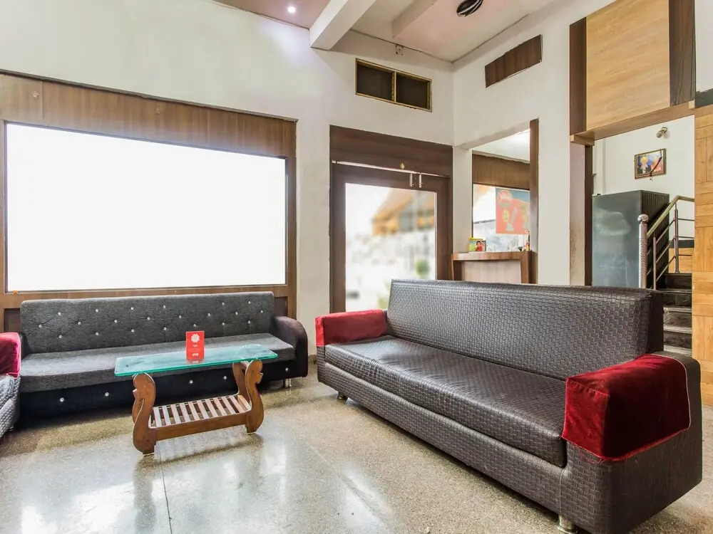 OYO 15569 Hotel Manorama Palace