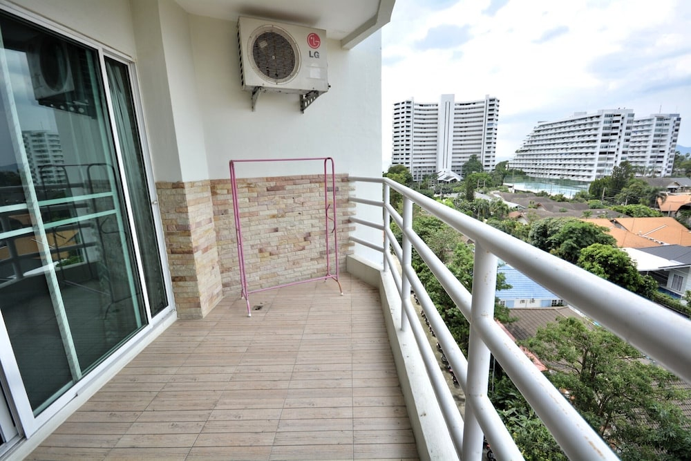 Sea-view Studio With Large Balcony - View Talay 5D