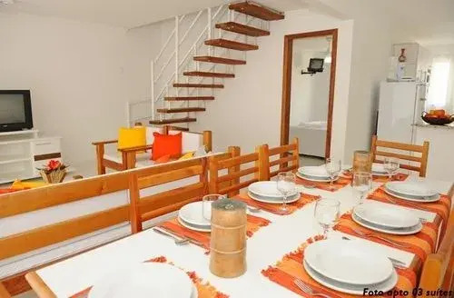 Casas no Residencial Mont Sião com 1, 2 ou 3 suítes  condomíno a poucos metros da praia de Taperapuã , com 2 piscinas adulto, 2 infantil, sauna e 2 portarias, casas com internet privativa 300MBPS