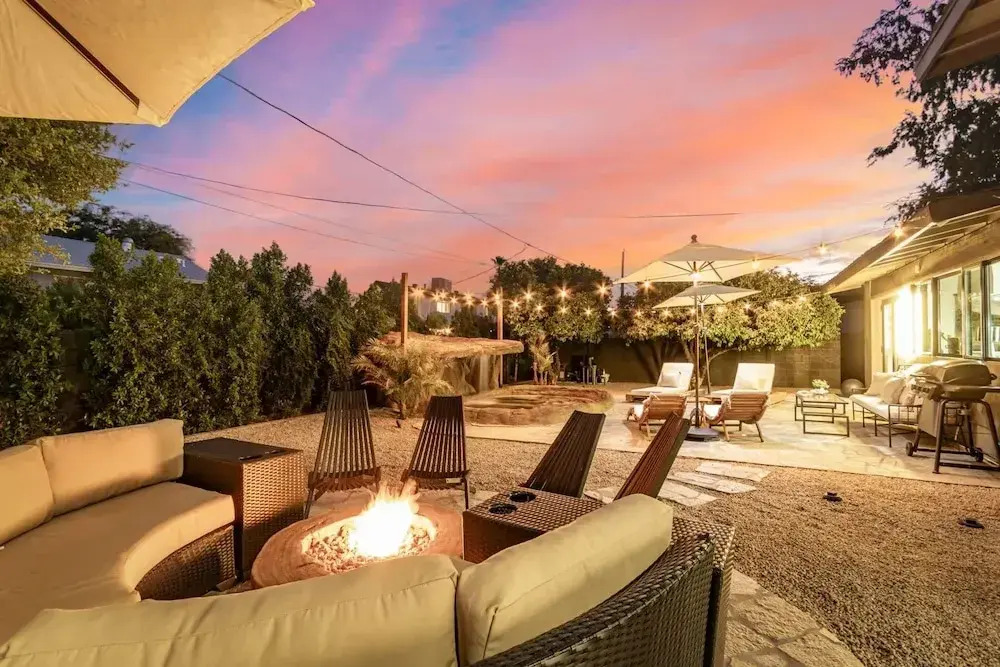 Solanova Designer Oasis With Cocktail Pool Theater