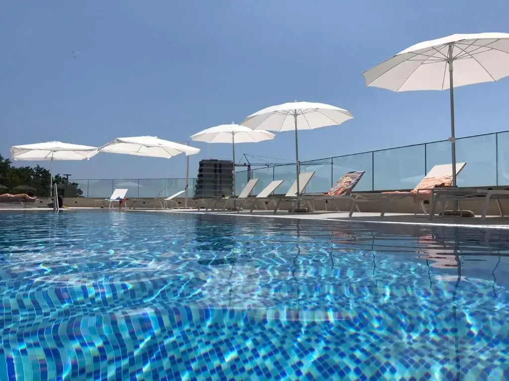 Comfort studio with sea view and swimming pool