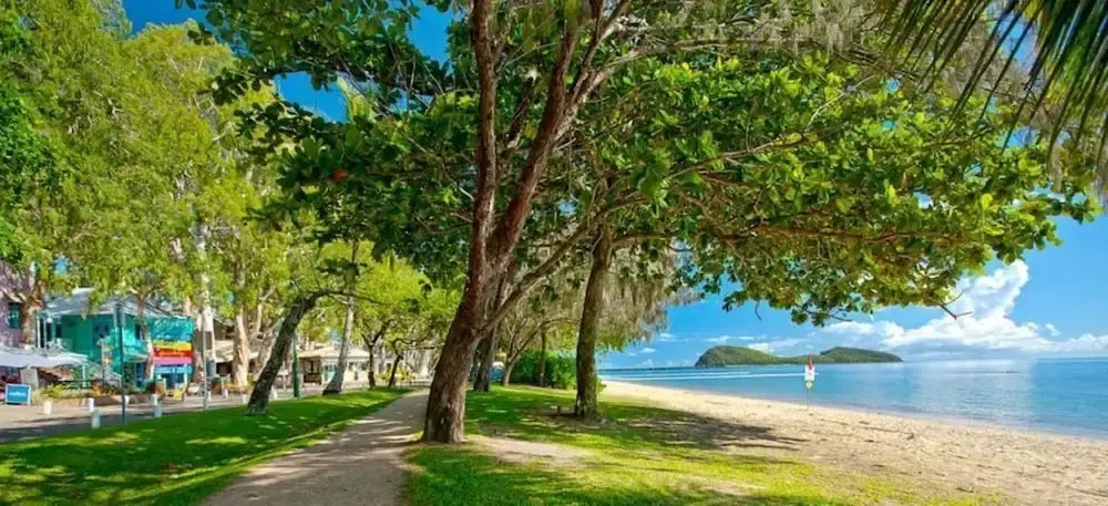 Esprit 10a Palm Cove