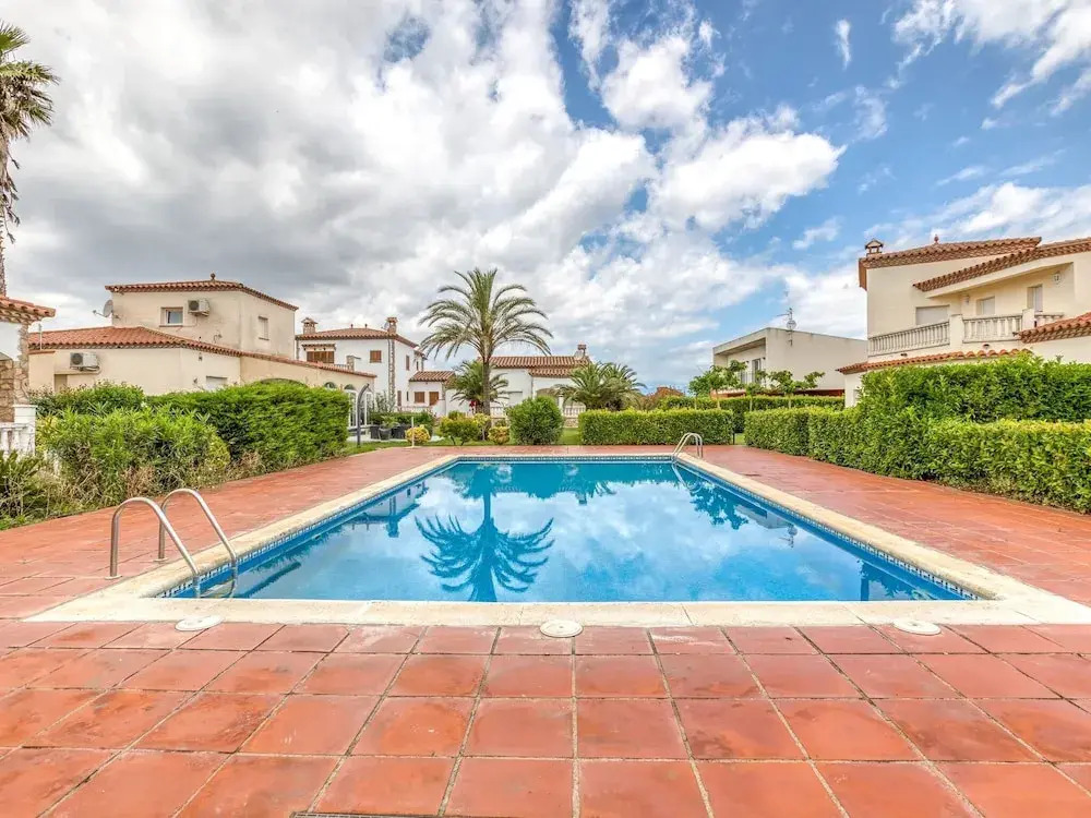 Cosy Townhouse in Vilamacolum With Shared Garden and Swimming Pool