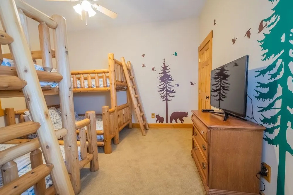 Skylodge