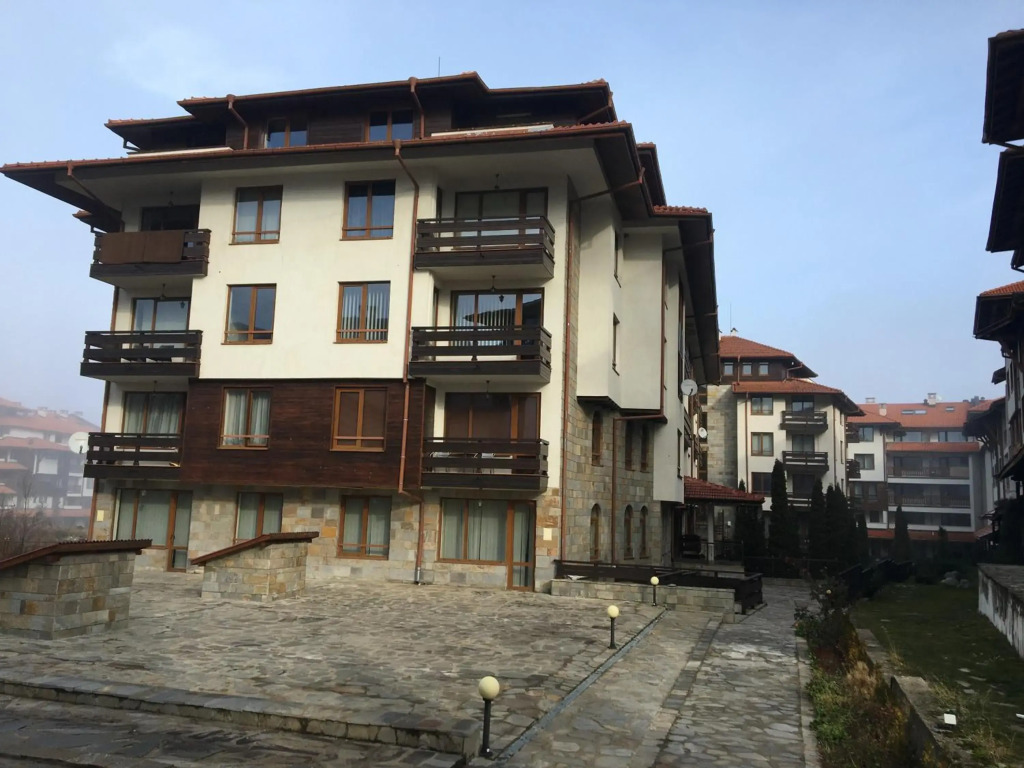 2 bedroom apartment near Gondola