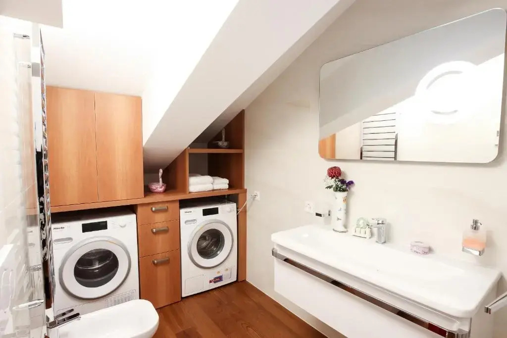 Al Ciani Balcony Suite