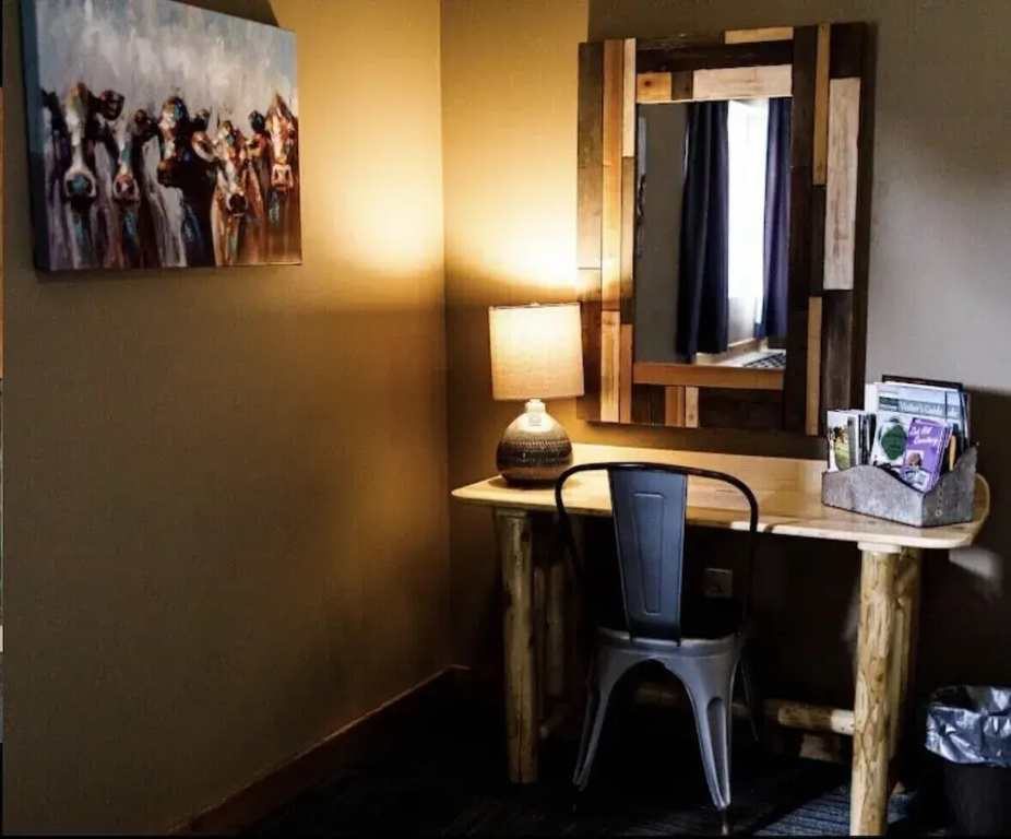 Big Horse Inn and Suites