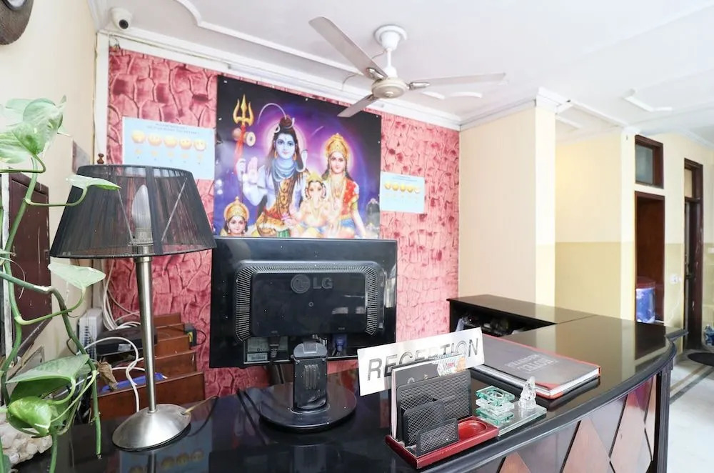OYO 24421 Classic Hotel